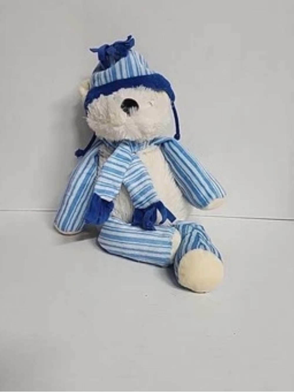 Scentsy Buddy Pooki the Polar Bear Plush New in Box